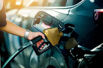 فرمان حمله ترامپ به غول‌های نفتی صادر شد / چرا قیمت بنزین پایین نمی‌آید؟