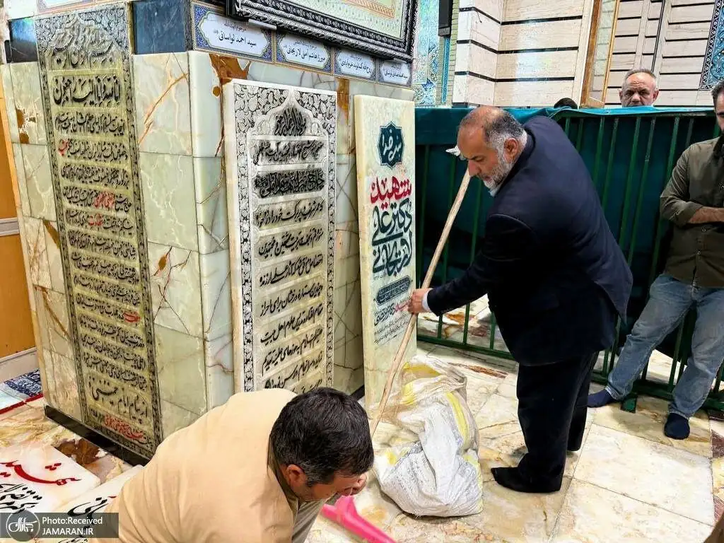 نصب سنگ مزار شهیدان لاریجانی+ تصاویر