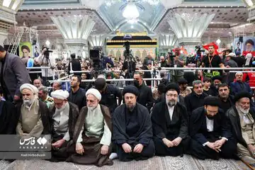 عکسی از نوه‌های امام خمینی در کنار رئیس قوه قضائیه/ محسن رضایی با لباس نظامی آمد+ تصاویر