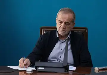 آنچه شما گفته‌اید/ کالا هست، اما پول خریدش نیست؛ پاسخ کاربران خبرکده به سخنان پزشکیان