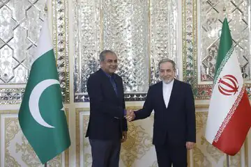 نقوی با عراقچی دیدار کرد؛ پیام شریف به آیت‌الله خامنه‌ای تسلیم وزیرخارجه شد + تصاویر