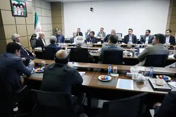 قدردانی عارف از قالیباف به خاطر عملکرد در مذاکرات با آمریکا/ پیروزی ایران مرهون رهبری آیت‌الله مجتبی خامنه‌ای است