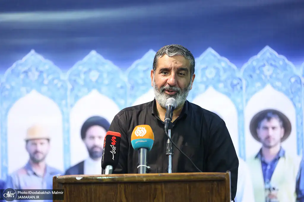 تصاویر خاص از مراسم تجدید بیعت جهادگران با رهبر انقلاب در حسینیه جماران + عکس