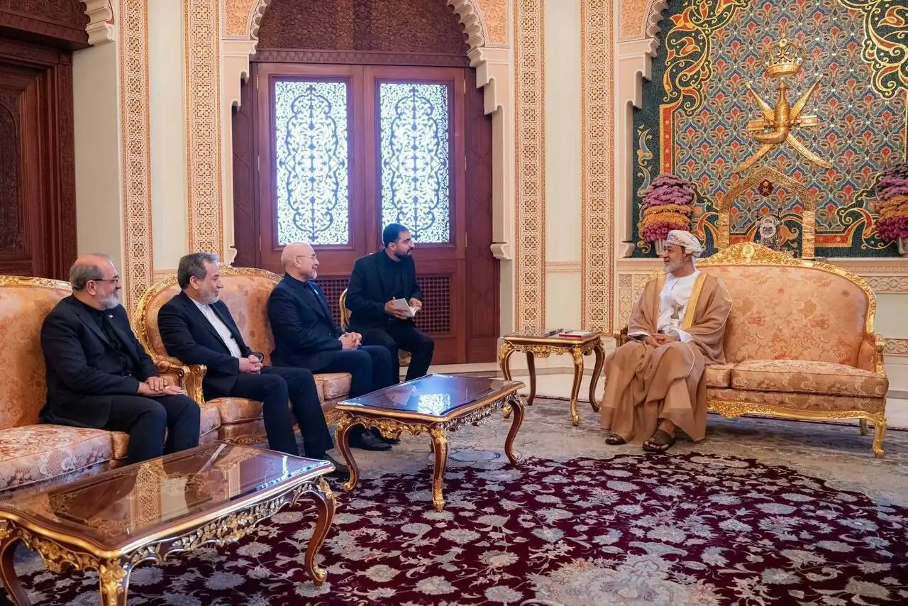 عراقچی و قالیباف با سلطان عمان دیدار کردند/ عکس
