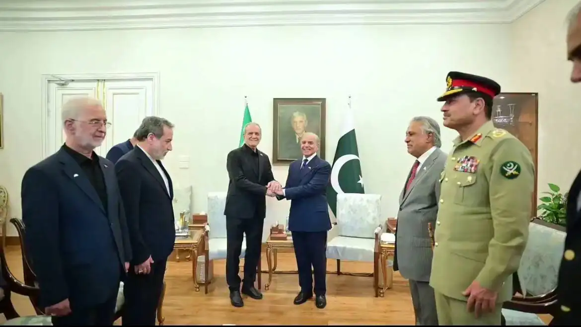 6433539 تصویر خاص از دیدار پزشکیان با شهباز شریف + عکس