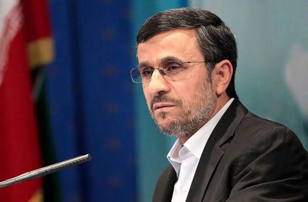 اقدام ناشایست احمدی‌نژاد در مراسم سالگرد رهبر فقید انقلاب