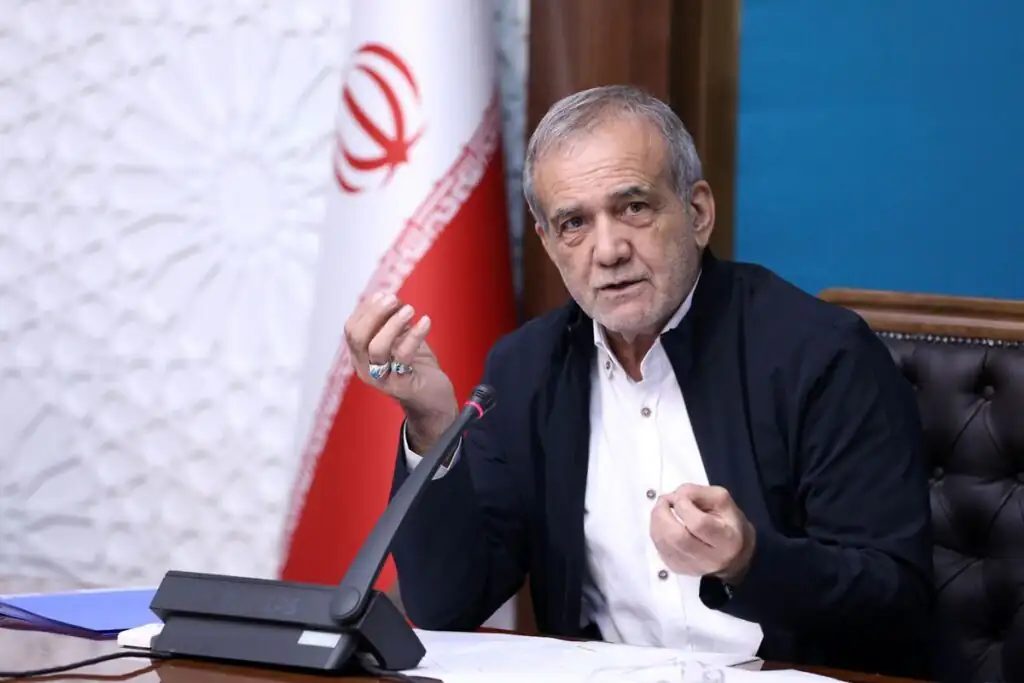 پزشکیان: تصمیم‌گیری درباره جنگ و مذاکره بر عهده رهبری و شورای عالی امنیت ملی است