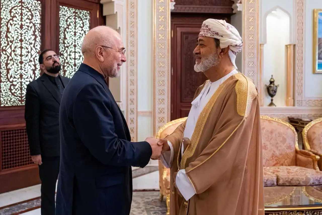 دیدار قالیباف و عراقچی با سلطان عمان در مسقط/ رایزنی درباره ترتیبات مدیریت تنگه هرمز+ عکس