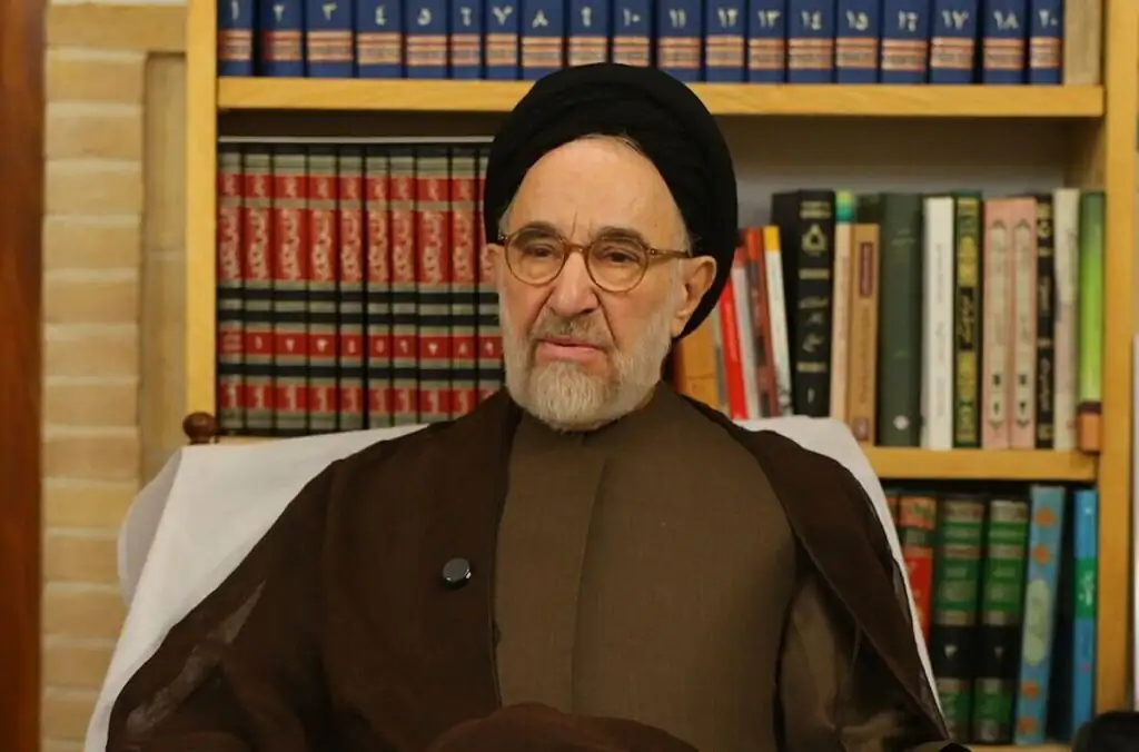 عکسی متفاوت از محمد خاتمی در شب تاسوعا وایرال شد