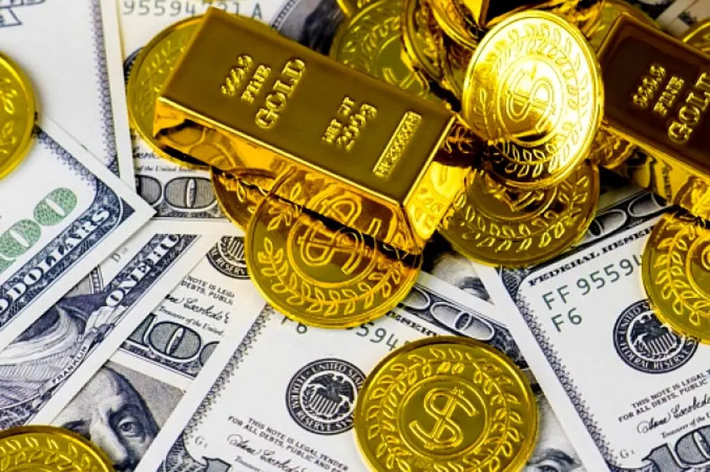 کاهش قیمت دلار و طلا زیر سایه اختلال بانکی؛ بانک ملی صادرات و تجارت تمام قد تعطیل!