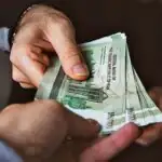 بخشنامه وزارت کار درباره قواعد تعطیلی در ایام تدفین رهبر شهید/ نحوه پرداخت حقوق و اضافه‌کار در صورت فعالیت کارگران چگونه است؟