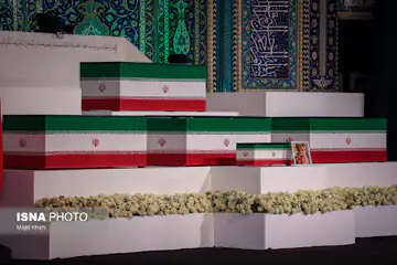 لحظات سوگواری بیت رهبر شهید بر پیکر ایشان؛ از بغض هیات تا بهت حدادعادل +تصاویر