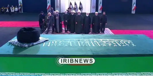 لحظات سوگواری بیت رهبر شهید بر پیکر ایشان؛ از بغض وزیر کشور تا بهت حدادعادل +تصاویر