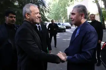 دیدار رهبر ملی ترکمنستان با پزشکیان/ استقبال وزرای دولت از هیات مهمان تهران/ خانم وزیر هم بود + تصویر