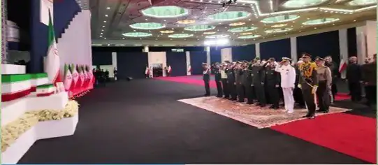 6438053 وداع فرماندهان ارشد نیروهای مسلح با رهبر شهید/ از ادای احترام امیر موسوی تا حضور فرمانده نیروی دریایی ارتش +تصویر
