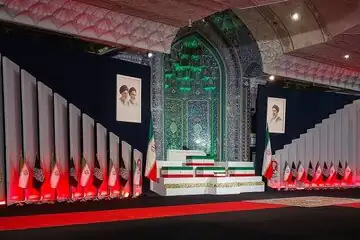 عکسی از شهید مصباح‌الهدی باقری کنی در کنار رهبر شهید انقلاب/ داماد و پدر همسر در یک قاب