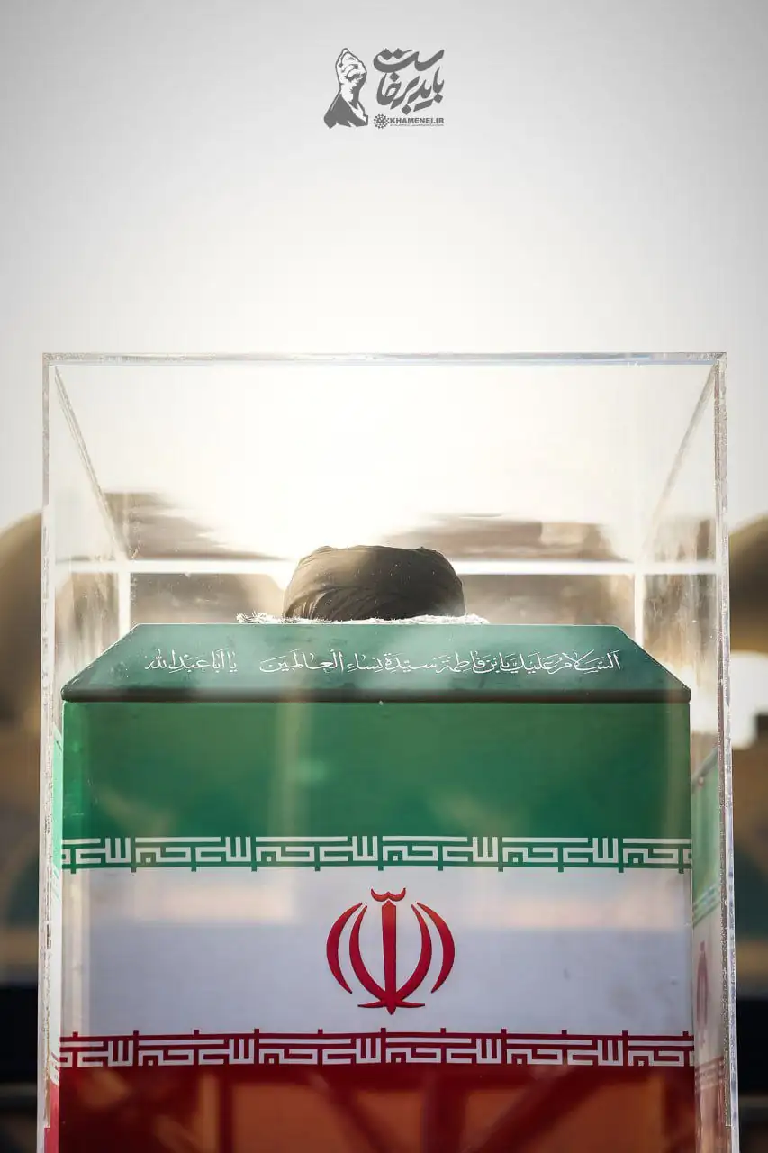 6438459 تصویری خاص از تابوت رهبر شهید