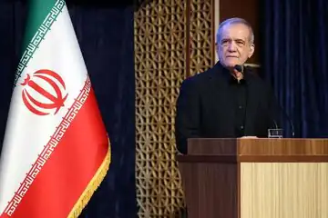 پزشکیان: با رهبری شهید وداع نکردم و نخواهم کرد/ رهبری شهید برای من همیشه زنده است