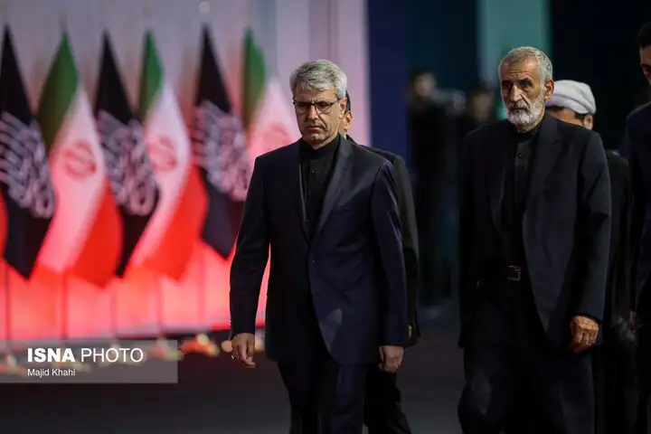 حضور هیأتهای خارجی در مراسم وداع با رهبر شهید ایران حضور هیأتهای خارجی در مراسم وداع با رهبر شهید ایران