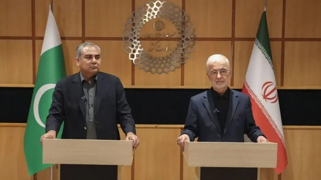 جمله ماندگار رهبر شهید به عاصم منیر از زبان وزیر کشور پاکستان