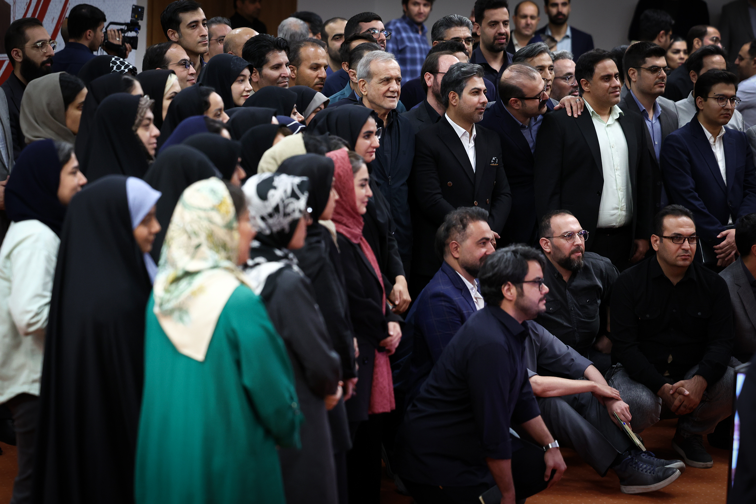 ناگفتههایی که رییسجمهور فاش نکرد | از اختلافنظر درباره تفاهم تا فیلترینگ اینترنت | ناگفتههایی که رییسجمهور فاش نکرد | از اختلافنظر درباره تفاهم تا فیلترینگ اینترنت |