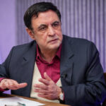 فعال سیاسی اصولگرا: تضعیف دولت و تیم دیپلماسی برخلاف منافع ملی است/موضع رهبر انقلاب درباره دولت کاملاً روشن است