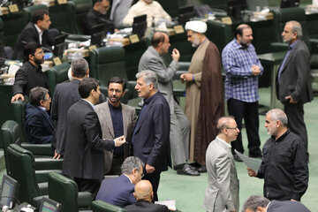 طرح جنجالی مقابله با نفوذ را کدام نمایندگان امضا کردند؟/ همیشه پای جبهه پایداری و حلقه سعید جلیلی در میان است! + تصویر