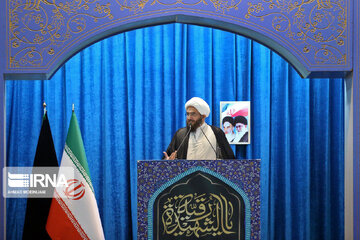 خطیب نماز جمعه تهران: افرادی برای حضور با پوشش‌های ناهنجار در عرصه اجتماعی، از خارج از کشور دلار و ارز دریافت می‌کنند!