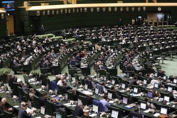 بیانیه مجلس خطاب به پزشکیان درباره سهمیه و قیمت بنزین/ رهبر شهید انقلاب در ابلاغ سیاست‌های کلی بر هر دو روش قیمتی و غیرقیمتی تاکید کرده‌اند