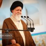 روایت علم الهدی از دیدار رئیس جمهور روسیه با رهبر شهید انقلاب/ ۷۰ سال است با آمریکا دست‌وپنجه نرم می‌کنیم