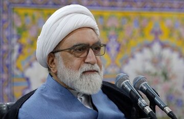 روایت آیت‌الله مروی از آخرین زیارت رهبر شهید در حرم امام رضا(ع)
