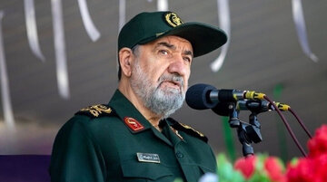 آیا محسن رضایی در شورایعالی امنیت ملی پروژه لاریجانی را ادامه خواهد داد یا...؟ /  جامعه پیچیده ایران را درست و عمیق فهم کنید