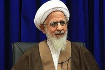 گفتاری از آیت‌الله جوادی آملی که دوباره مورد توجه قرار گرفت؛ اگر کسی عامداً وحدت اسلامی را به هم می‌زند، با او مبارزه کنید، ولو عمامه من بر سرش باشد!