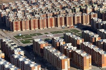 عضو کمیسیون عمرات از تسهیلات ۸۵۰ میلیون تومانی مسکن ملی انتقاد کرد؛ این مبلغ باید به حدود یک میلیارد و ۵۰۰ میلیون تا دو میلیارد تومان می‌رسید!
