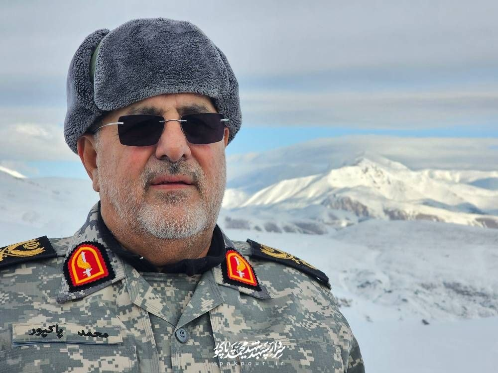 6452148 عکس قدیمی از شهید سردار محمد پاکپور/ وقتی فرمانده مسئول نیروی زمینی سپاه بود