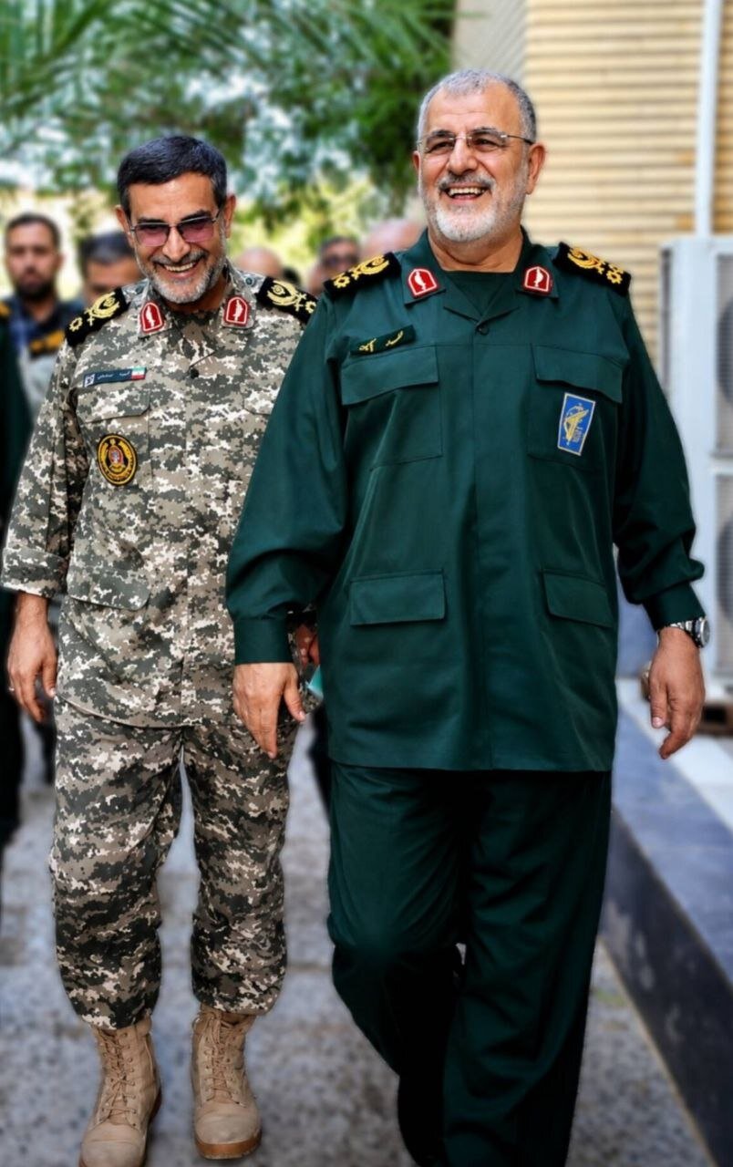 تصویر خندان فرماندهان شهید سردار پاکپور و سردار تنگسیری