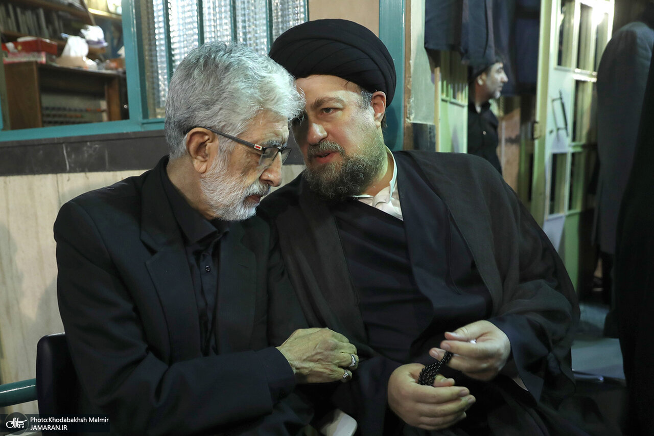 6457795 سید حسن خمینی در آغوش حدادعادل/ گپ و گفت ناطق نوری و حدادعادل شکار عکاسان شد/ نقویان هم بود+ تصاویر