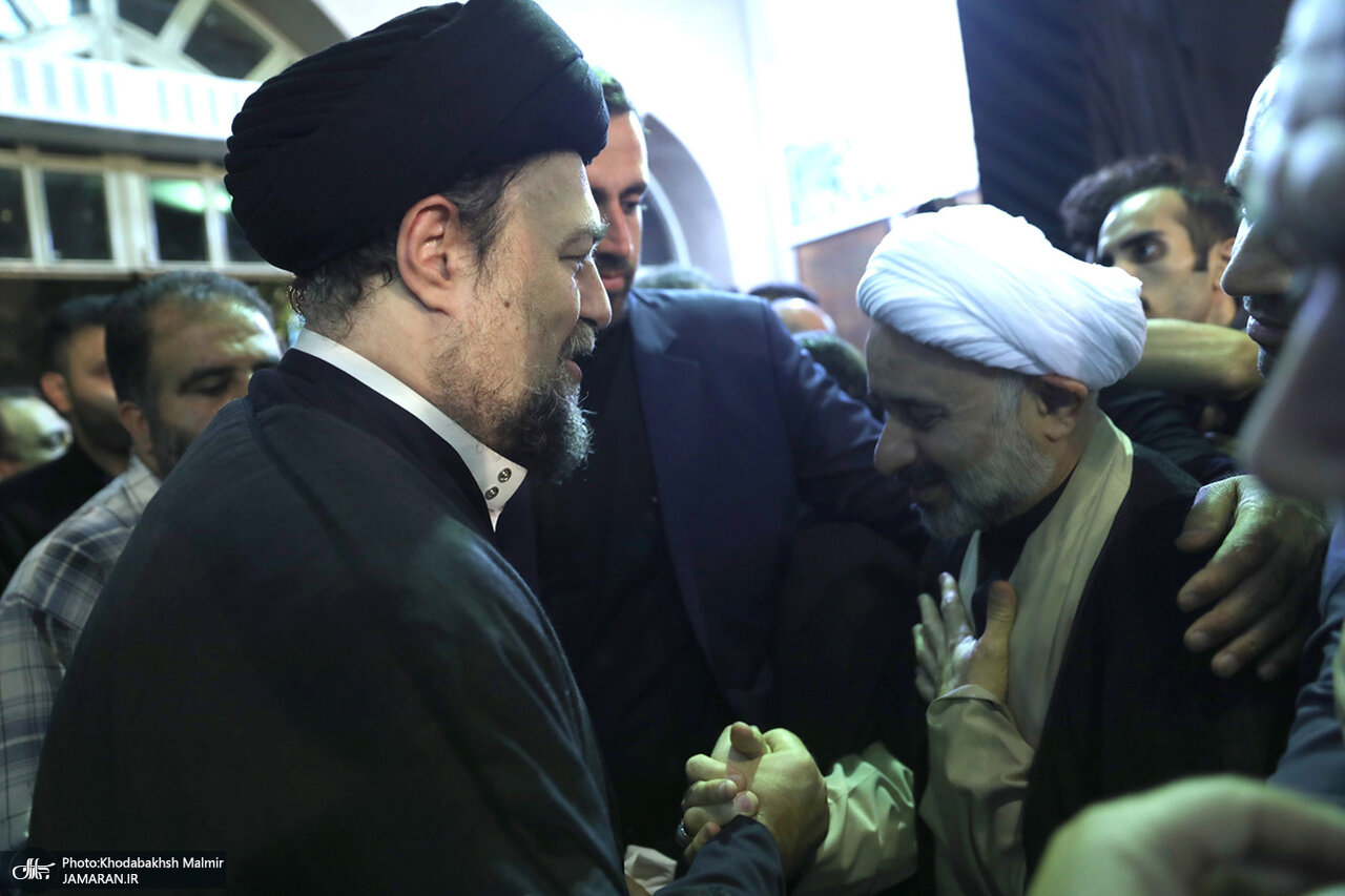 6457801 سید حسن خمینی در آغوش حدادعادل/ گپ و گفت ناطق نوری و حدادعادل شکار عکاسان شد/ نقویان هم بود+ تصاویر