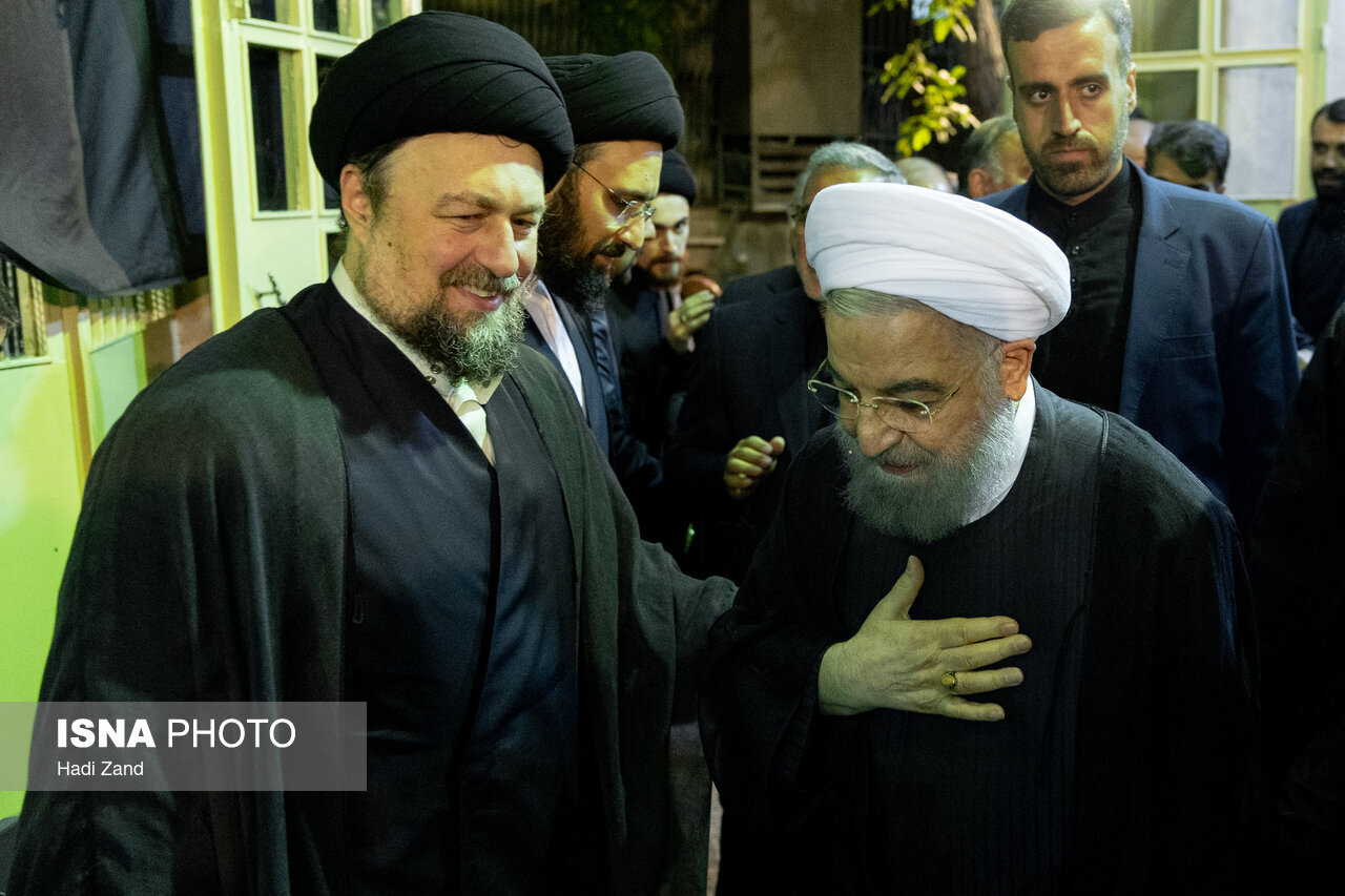 6457803 تصویری از حسن روحانی در کنار سید حسن خمینی/ خاتمی، کروبی و موسوی خوئینیها در یک قاب/ وزیر دادگستری هم بود+ عکس