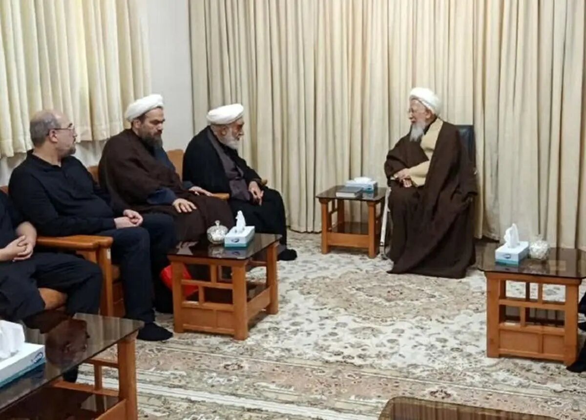 6459686 دیدار سیدحسن و سیدیاسر خمینی با آیت الله جوادی آملی/ محمدی گلپایگانی و داماد رهبر شهید انقلاب هم به دیدار آیت الله رفتند+ تصاویر