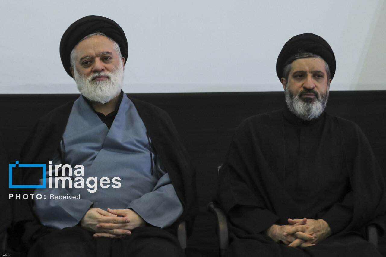خوش آمد گویی فرزندان رهبر شهید به پزشکیان در مراسم چهلم رهبر شهید
