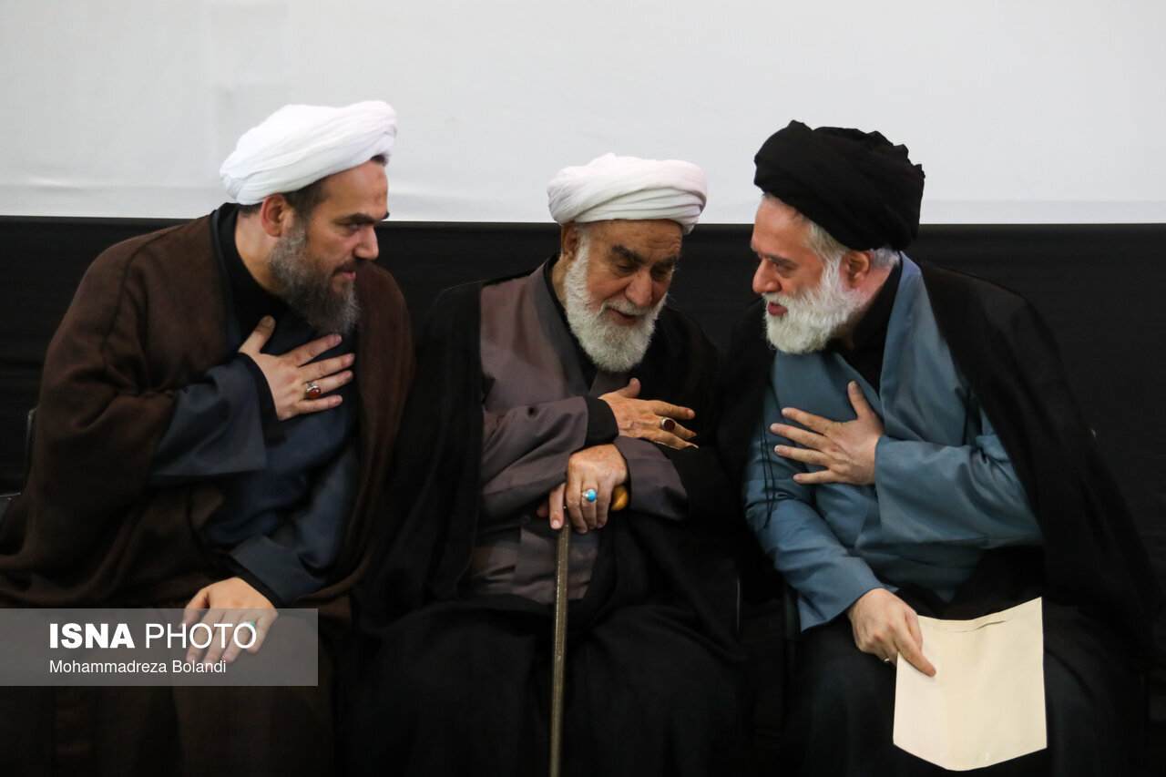 گفتگوی فرمانده قرارگاه ثارالله تهران با حجج الاسلام سید مسعود و سید مصطفی خامنه ای/ گلپایگانی و داماد رهبر شهید هم بودند+ تصاویر