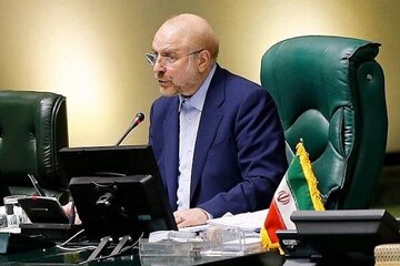 انتقاد سایت اصولگرا از پایداریچی ها برای تخریب قالیباف