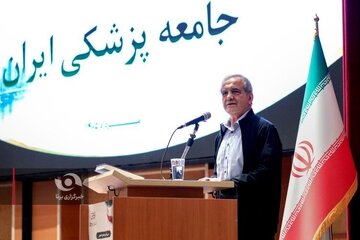 واکنش پزشکیان به انتقادها درباره سیاست بنزینی: بنزین ۱۳۰ هزار تومانی را ۱۵۰۰ تومان بفروشیم؟