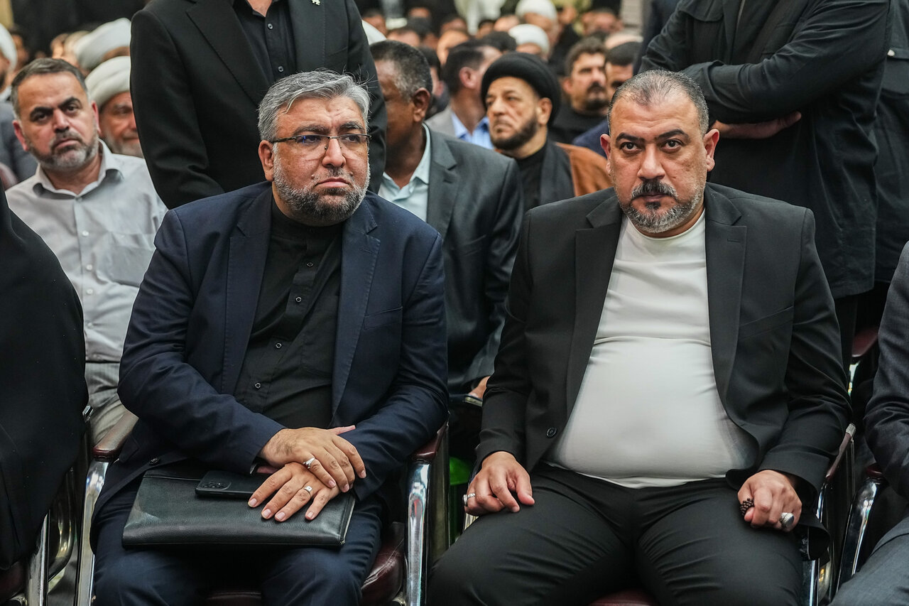 6461757 مراسم چهلمین روز تدفین رهبر شهید در کربلا با حضور رئیس مجلس/ از اشک های قالیباف تا تابلو یادبود فرماندهان ترور شده ایران/ خانم نماینده هم بود + تصاویر