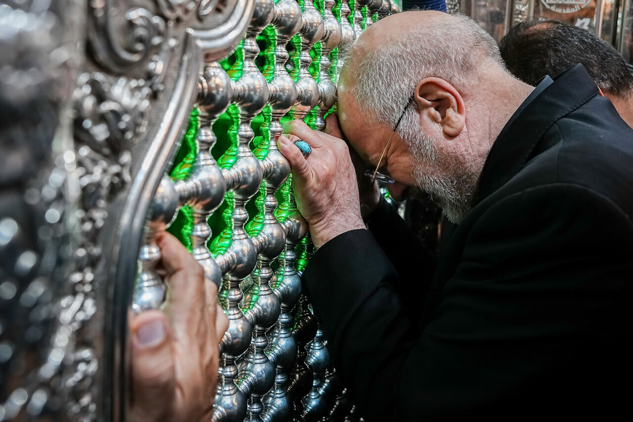 اشک‌های قالیباف در زیارت حرم امام حسین(ع) در کربلای معلی