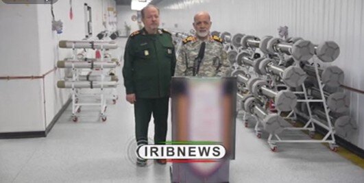 بازدید رئیسِ ستادکل نیروهای مسلح از یکی از تاسیساتِ زیرزمینی تولید موشک‌های بالستیک + تصاویر