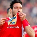 شجاع خلیل‌زاده بار دیگر با یک شادی گل جنجالی خبرساز شد؛ حرکتی که پس از گل دوم تراکتور مقابل سپاهان انجام داد و خیلی زود واکنش هواداران سپاهان را به دنبال داشت. این شادی متفاوت، فضای بازی را تحت تأثیر قرار داد و نام شجاع خلیل‌زاده را به یکی از داغ‌ترین سوژه‌های فوتبالی امروز تبدیل کرد.