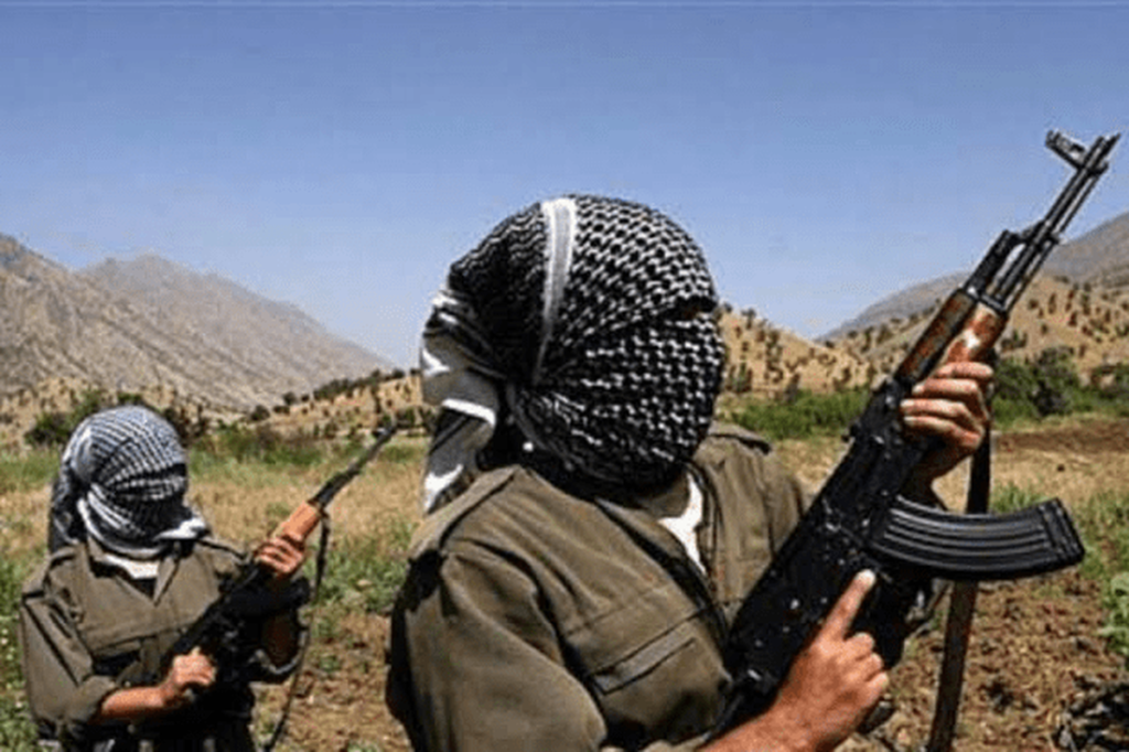 حمله تروریستی پژاک به روستای دری مریوان زخمی شدن اهالی در مسیر زندگی