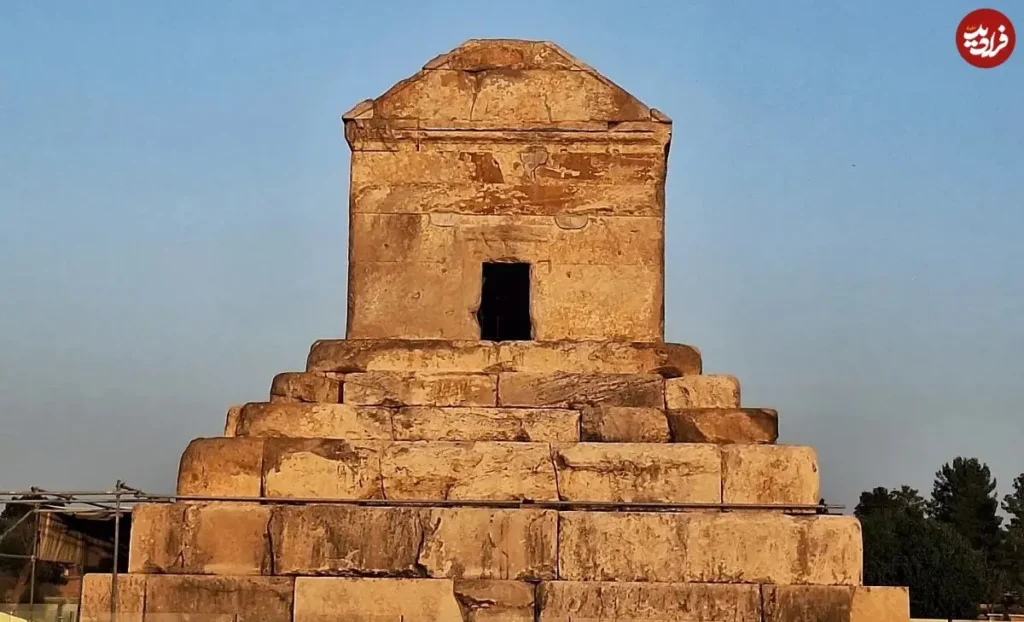 سفر به تاریخ نمایی نادر از آرمگاه کوروش کبیر در ۱۳۰۴ شمسی